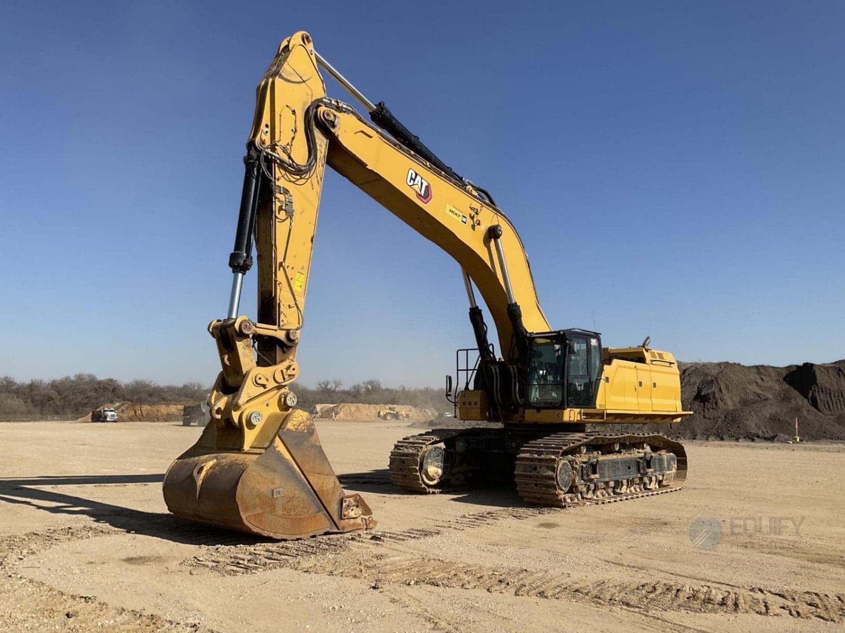 2022 CATERPILLAR 395